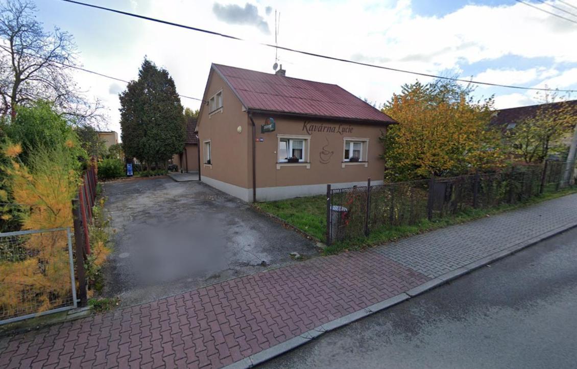 Kavarna Lucie S Ubytovanim Horní Těrlicko Exteriör bild